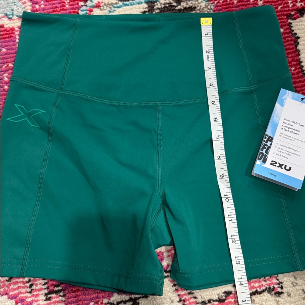 2XU Green Form Soft Touch High Rise Compression Shorts 4" Large - Picture 12 of 13